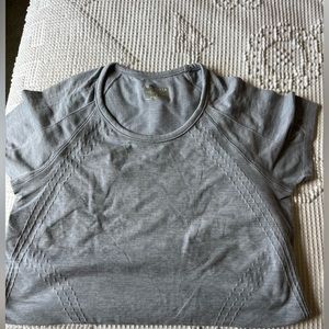 NWOT Rusched Momentum Athleta Tee